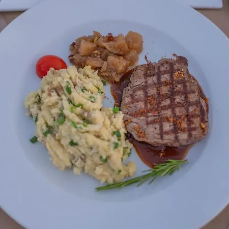 4reasons + Bistro | 12+