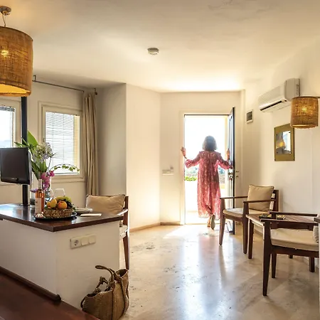 Hotel 4reasons + Bistro | 12+