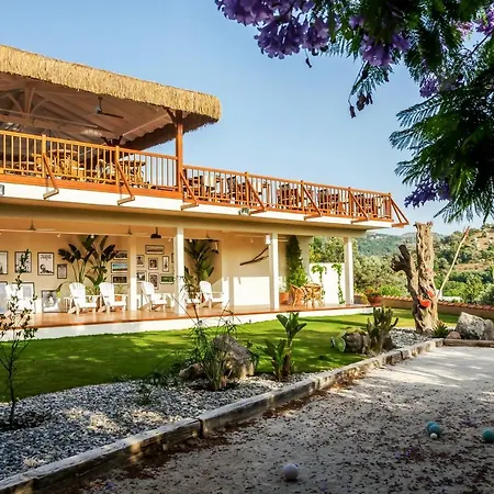 4reasons + Bistro | 12+ Hotel