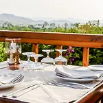 فندق 4reasons + Bistro | 12+ 4*