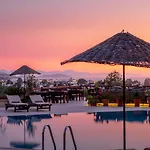 4reasons + Bistro | 12+ فندق