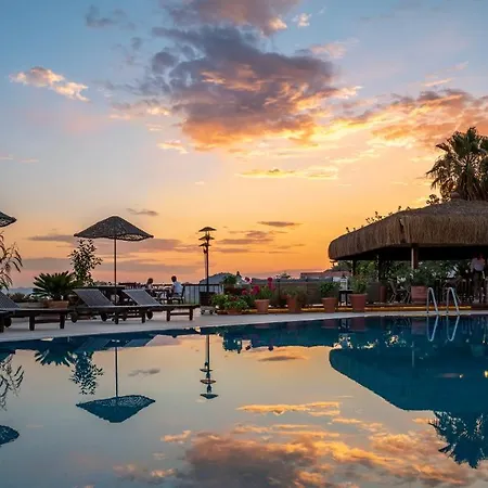 4reasons + Bistro | 12+ Hotel Yalikavak