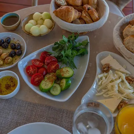 Hotel 4reasons + Bistro | 12+