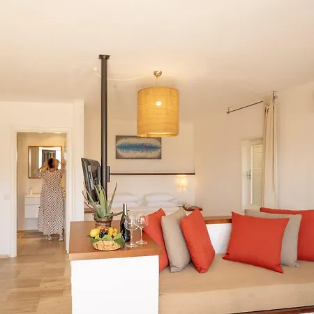 4reasons + Bistro | 12+ Hotel Yalikavak