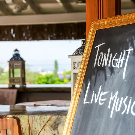 4reasons + Bistro | 12+ Szálloda 4*