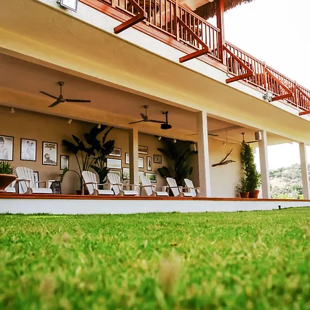 4reasons + Bistro | 12+ 4*