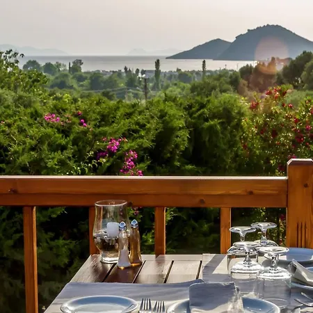 4reasons + Bistro | 12+ Hotel