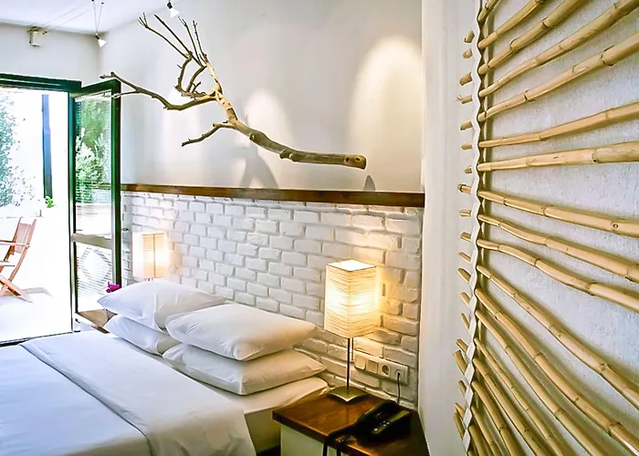 4reasons + Bistro | 12+ Отель 4*