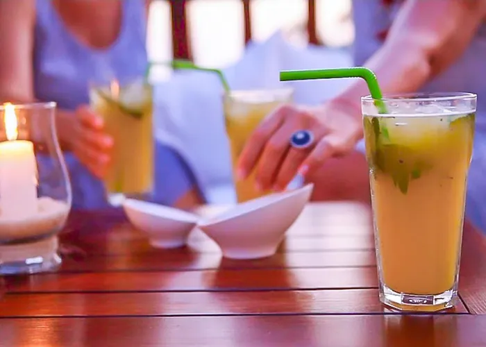 4reasons + Bistro | 12+ Отель Яликовак