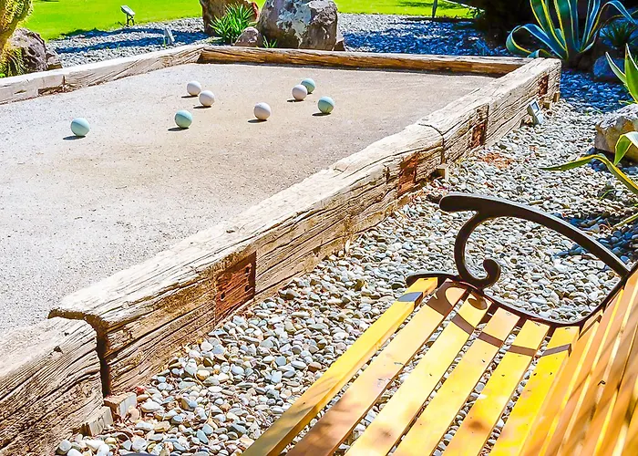 Отель 4reasons + Bistro | 12+ 4*