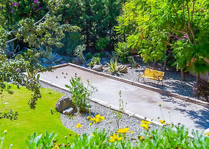 Отель 4reasons + Bistro | 12+ 4*